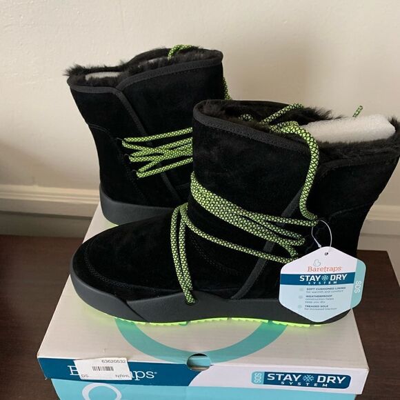 Baretraps dish water resistant  weatherproof,treaded soul, faux shearling bootie - Picture 7 of 12